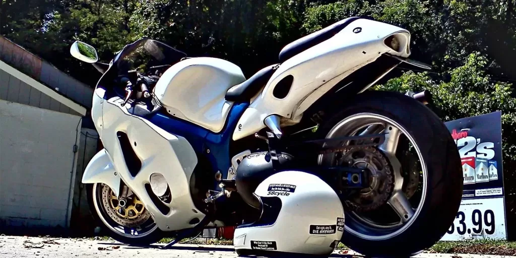 price of suzuki hayabusa in India