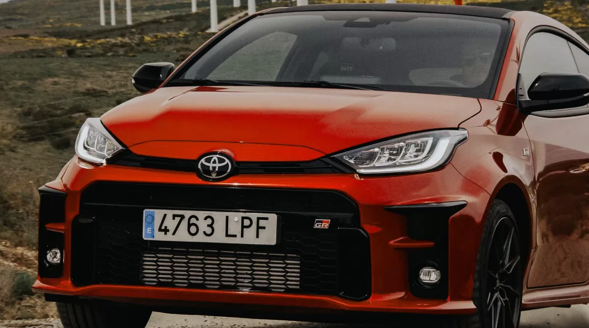 Price of Toyota yaris in India