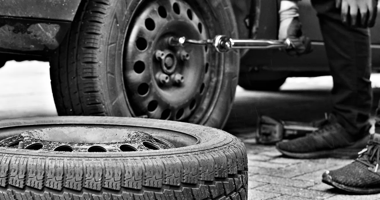 How to know when to change car tires