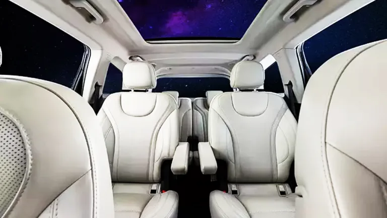 Mahindra 2024 XUV700