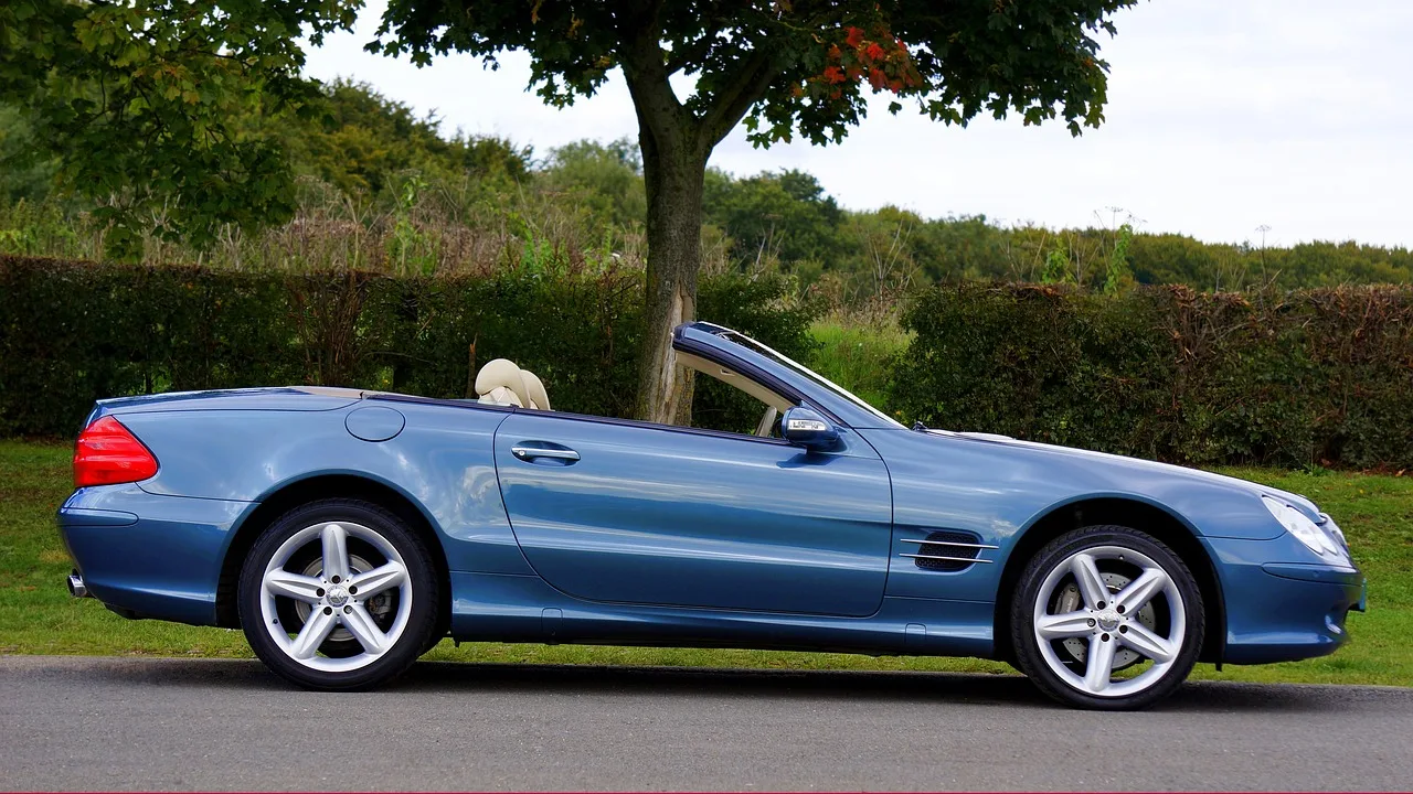 convertible body car