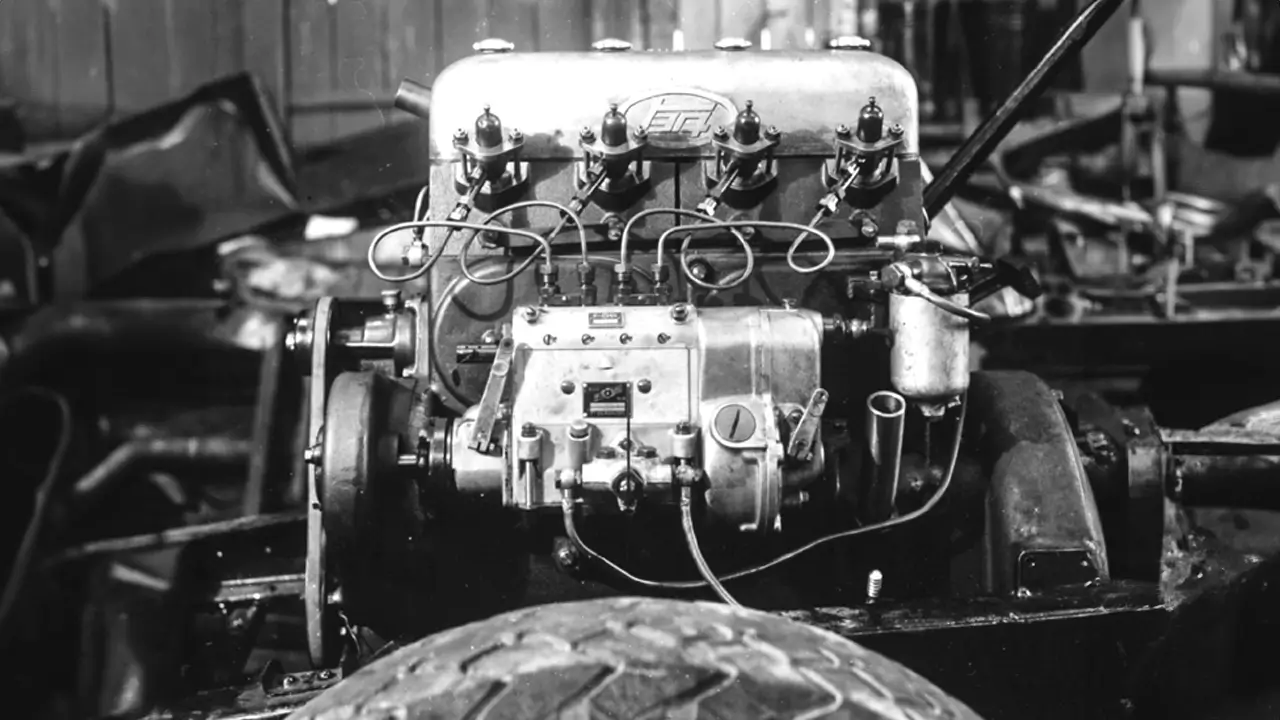 Prototype of the Y-type diesel engine